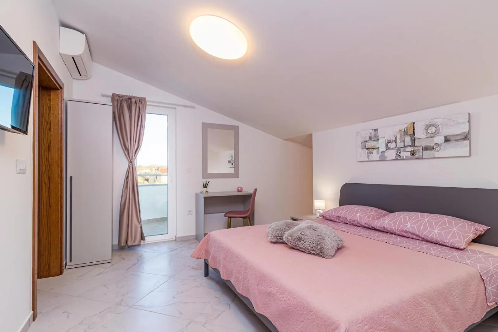 Beautiful 6 Bedroom Villa In Valbandon 0*,  Horvátország