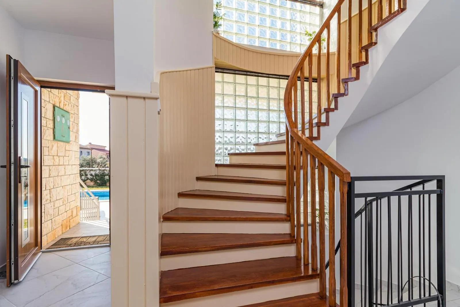 Beautiful 6 Bedroom Villa In Valbandon Horvátország